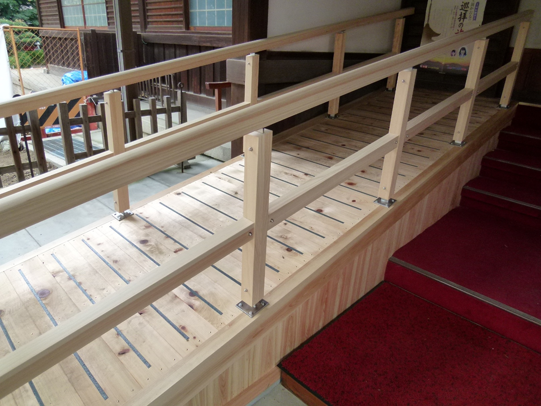 高齢化によるスロープ増設（某神社）