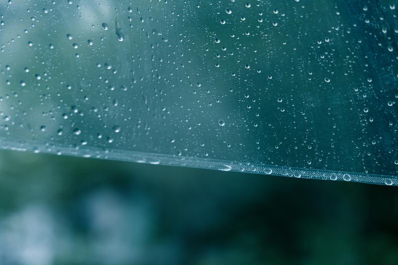 梅雨の転倒対策で差別化を実現 ― 滑り止め施工の強み